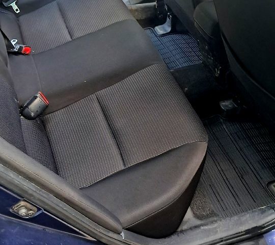 Синій Міцубісі Lancer, об'ємом двигуна 2 л та пробігом 242 тис. км за 5300 $, фото 10 на Automoto.ua