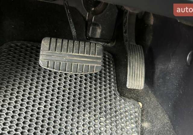 Синий Мицубиси Лансер, объемом двигателя 1.5 л и пробегом 167 тыс. км за 5500 $, фото 14 на Automoto.ua