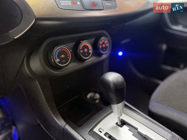 Синий Мицубиси Лансер, объемом двигателя 2.36 л и пробегом 184 тыс. км за 7650 $, фото 9 на Automoto.ua