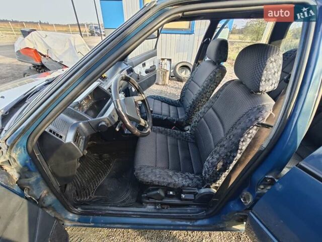 Міцубісі Lancer 1989 у Радехове на Automoto.ua Синій Міцубісі Lancer, об'ємом двигуна 1.5 л та пробігом 300 тис. км за 1000 $, фото 6 на Automoto.ua