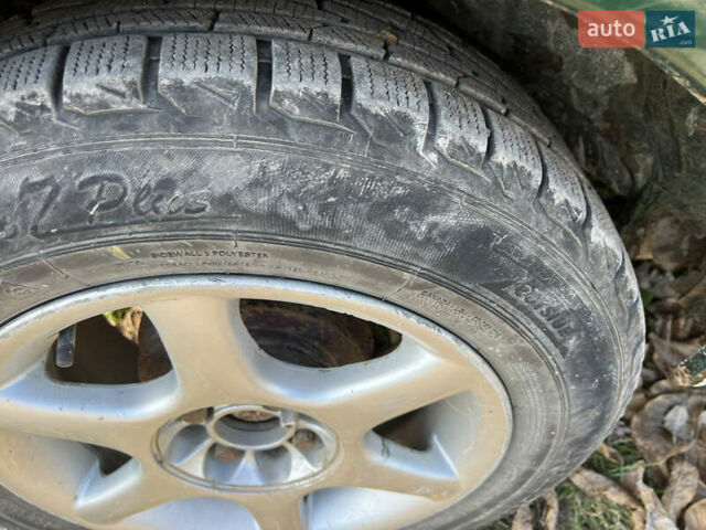 Мицубиси Лансер 2004 в Бережанах на Automoto.ua Зеленый Мицубиси Лансер, объемом двигателя 1.31 л и пробегом 250 тыс. км за 1500 $, фото 5 на Automoto.ua