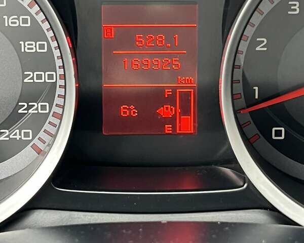 Зелений Міцубісі Lancer, об'ємом двигуна 1.5 л та пробігом 170 тис. км за 6999 $, фото 5 на Automoto.ua