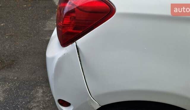 Білий Міцубісі Міраж, об'ємом двигуна 1.2 л та пробігом 177 тис. км за 5500 $, фото 5 на Automoto.ua