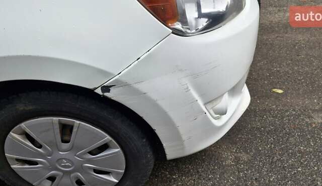 Білий Міцубісі Міраж, об'ємом двигуна 1.2 л та пробігом 177 тис. км за 5500 $, фото 4 на Automoto.ua