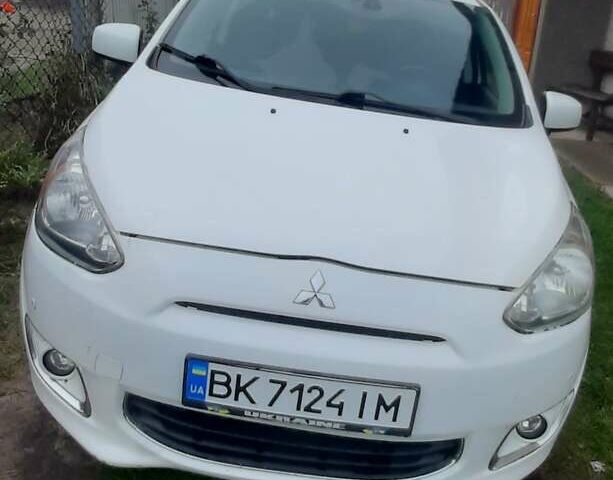 Белый Мицубиси Мираж, объемом двигателя 1.19 л и пробегом 148 тыс. км за 6550 $, фото 4 на Automoto.ua