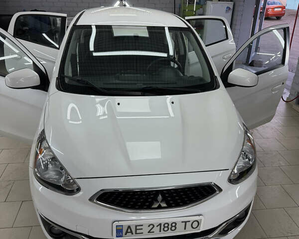 Белый Мицубиси Мираж, объемом двигателя 1.2 л и пробегом 81 тыс. км за 8200 $, фото 1 на Automoto.ua