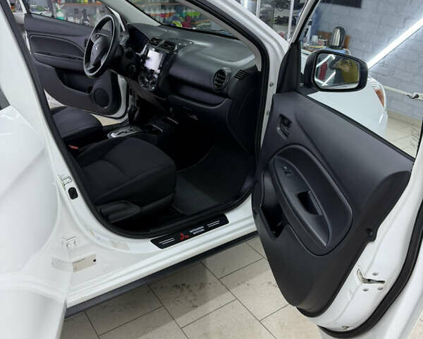 Белый Мицубиси Мираж, объемом двигателя 1.2 л и пробегом 81 тыс. км за 8200 $, фото 8 на Automoto.ua