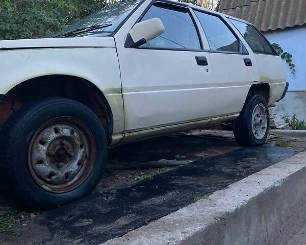 Мицубиси Мираж 1984 в Николаеве на Automoto.ua Бежевый Мицубиси Мираж, объемом двигателя 1.5 л и пробегом 213 тыс. км за 1000 $, фото 4 на Automoto.ua