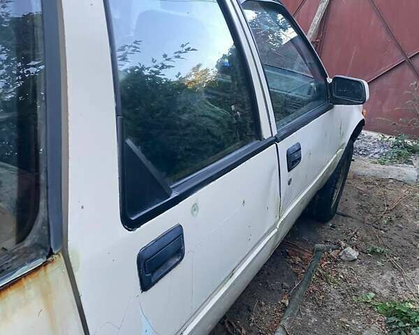 Мицубиси Мираж 1984 в Николаеве на Automoto.ua Бежевый Мицубиси Мираж, объемом двигателя 1.5 л и пробегом 213 тыс. км за 1000 $, фото 2 на Automoto.ua