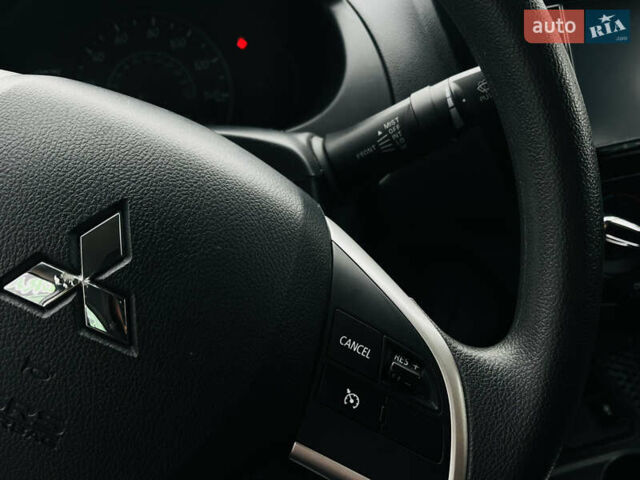 Червоний Міцубісі Міраж, об'ємом двигуна 1.2 л та пробігом 59 тис. км за 8600 $, фото 23 на Automoto.ua