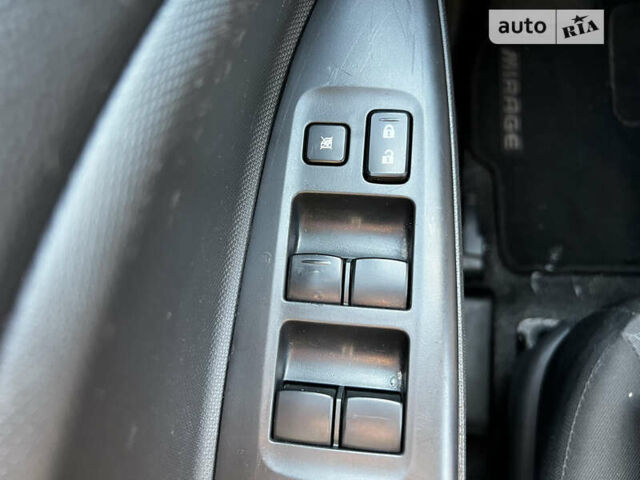 Серый Мицубиси Мираж, объемом двигателя 1.19 л и пробегом 64 тыс. км за 7000 $, фото 16 на Automoto.ua