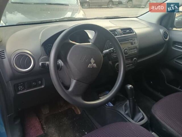 Синій Міцубісі Міраж, об'ємом двигуна 1.2 л та пробігом 120 тис. км за 5300 $, фото 4 на Automoto.ua