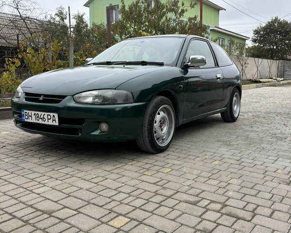 Мицубиси Мираж 1997 в Одессе на Automoto.ua Зеленый Мицубиси Мираж, объемом двигателя 1.47 л и пробегом 439 тыс. км за 3300 $, фото 1 на Automoto.ua