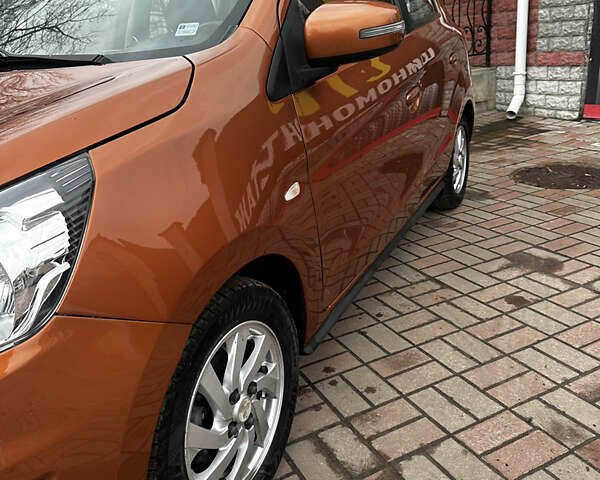 Помаранчевий Міцубісі Міраж, об'ємом двигуна 1.2 л та пробігом 110 тис. км за 6800 $, фото 5 на Automoto.ua