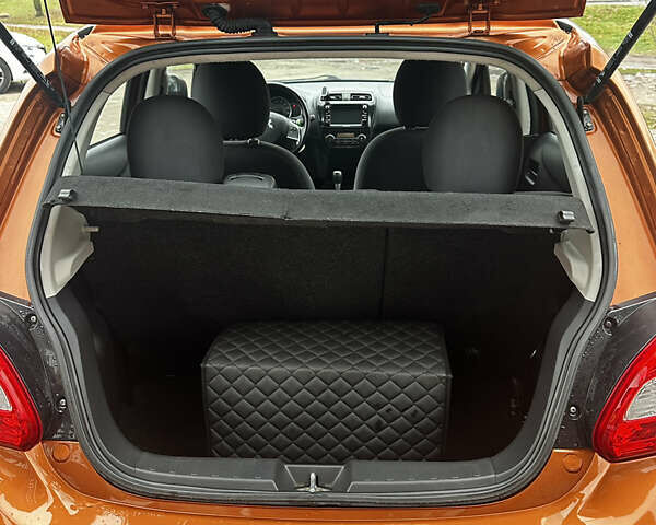 Помаранчевий Міцубісі Міраж, об'ємом двигуна 1.2 л та пробігом 110 тис. км за 6800 $, фото 16 на Automoto.ua