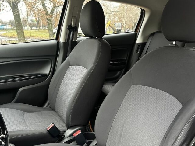 Помаранчевий Міцубісі Міраж, об'ємом двигуна 1.2 л та пробігом 110 тис. км за 6800 $, фото 9 на Automoto.ua