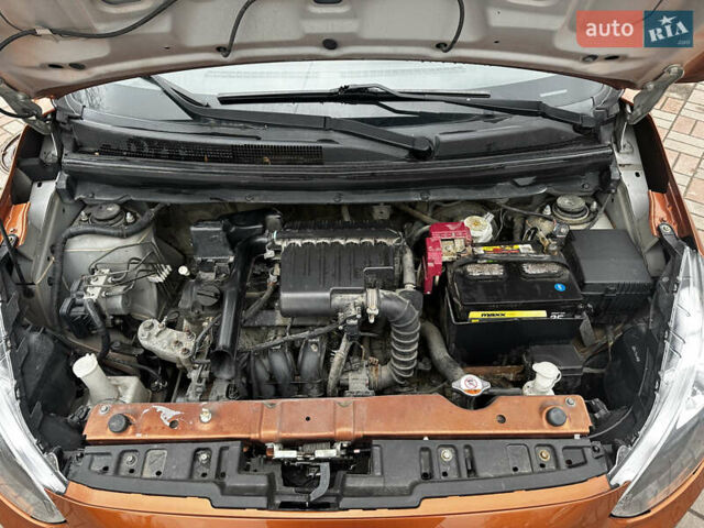Помаранчевий Міцубісі Міраж, об'ємом двигуна 1.2 л та пробігом 110 тис. км за 6800 $, фото 17 на Automoto.ua