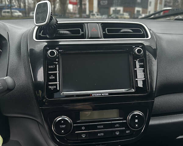 Помаранчевий Міцубісі Міраж, об'ємом двигуна 1.2 л та пробігом 110 тис. км за 6800 $, фото 10 на Automoto.ua