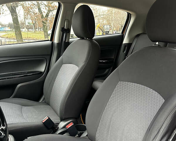 Помаранчевий Міцубісі Міраж, об'ємом двигуна 1.2 л та пробігом 110 тис. км за 6800 $, фото 8 на Automoto.ua