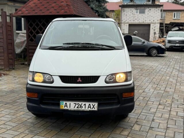 Белый Мицубиси Монтеро, объемом двигателя 2.5 л и пробегом 216 тыс. км за 4700 $, фото 4 на Automoto.ua