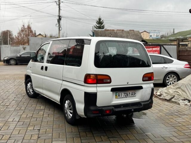 Белый Мицубиси Монтеро, объемом двигателя 2.5 л и пробегом 216 тыс. км за 4700 $, фото 2 на Automoto.ua