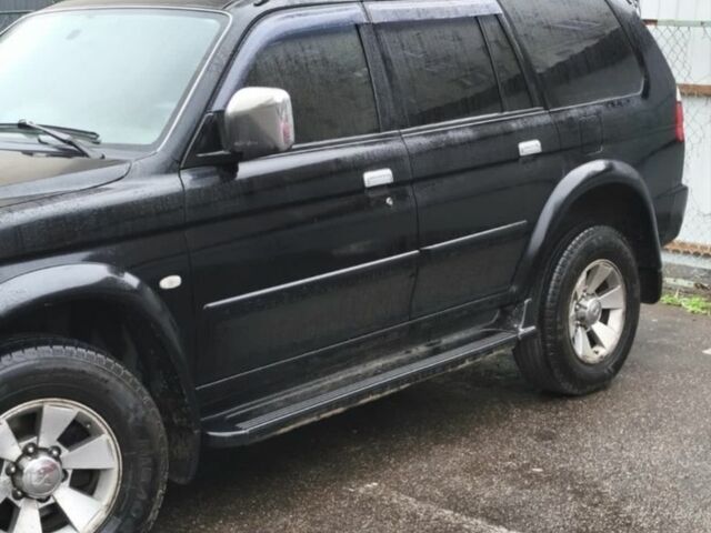 Чорний Міцубісі Монтеро, об'ємом двигуна 3 л та пробігом 200 тис. км за 6800 $, фото 6 на Automoto.ua