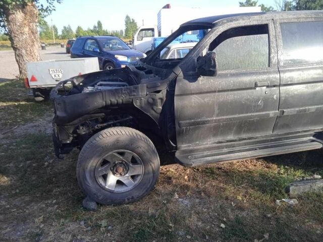 Черный Мицубиси Монтеро, объемом двигателя 2.97 л и пробегом 96 тыс. км за 3000 $, фото 2 на Automoto.ua