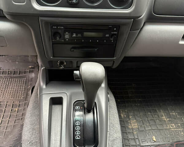 Красный Мицубиси Монтеро, объемом двигателя 2.97 л и пробегом 155 тыс. км за 4700 $, фото 16 на Automoto.ua