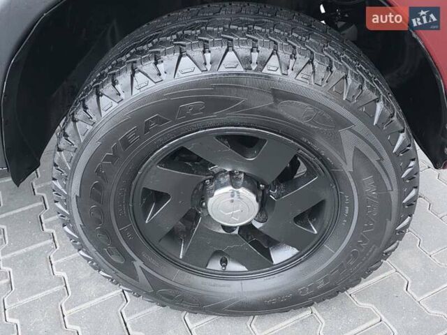 Красный Мицубиси Монтеро, объемом двигателя 3 л и пробегом 155 тыс. км за 5333 $, фото 19 на Automoto.ua