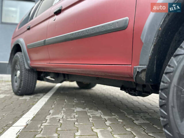 Красный Мицубиси Монтеро, объемом двигателя 2.97 л и пробегом 155 тыс. км за 4700 $, фото 13 на Automoto.ua