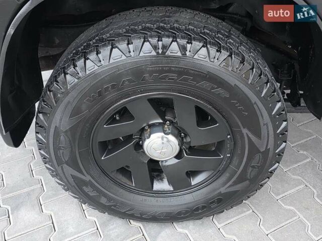 Красный Мицубиси Монтеро, объемом двигателя 3 л и пробегом 155 тыс. км за 5333 $, фото 18 на Automoto.ua