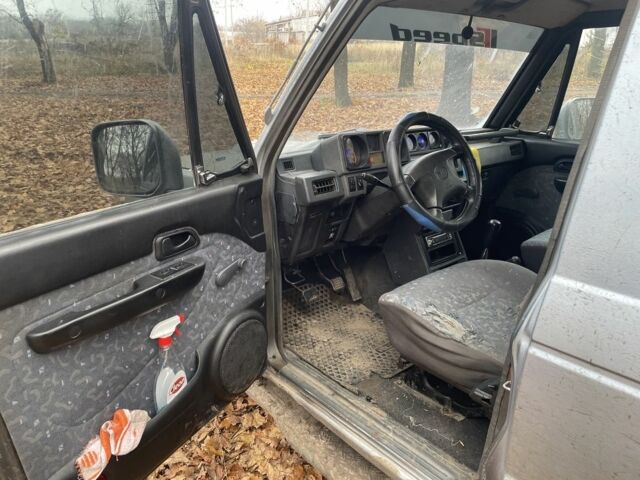 Сірий Міцубісі Монтеро, об'ємом двигуна 0 л та пробігом 250 тис. км за 3200 $, фото 7 на Automoto.ua