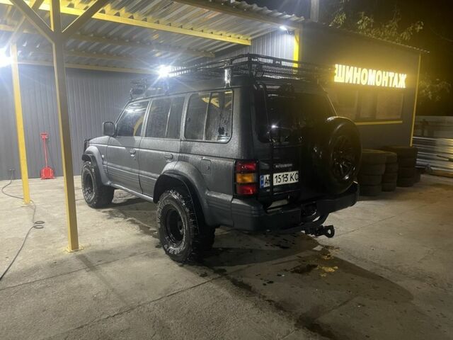 Мицубиси Монтеро 1992 в Изюме на Automoto.ua Серый Мицубиси Монтеро, объемом двигателя 2.5 л и пробегом 438 тыс. км за 4800 $, фото 4 на Automoto.ua