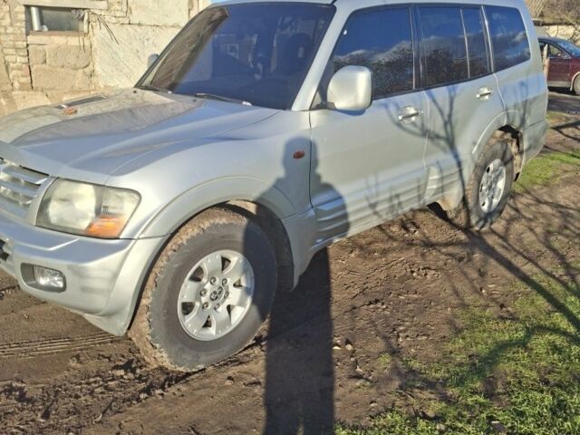 Сірий Міцубісі Монтеро, об'ємом двигуна 3.2 л та пробігом 355 тис. км за 5300 $, фото 1 на Automoto.ua