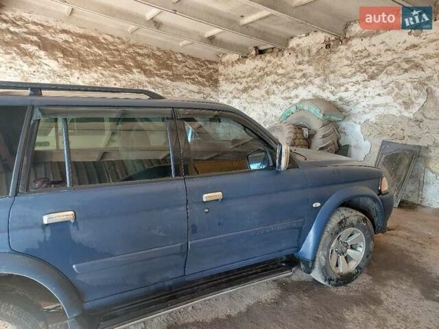 Синий Мицубиси Натива, объемом двигателя 2.8 л и пробегом 300 тыс. км за 6000 $, фото 5 на Automoto.ua