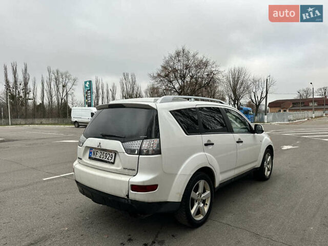 Білий Міцубісі Аутлендер ХЛ, об'ємом двигуна 2 л та пробігом 320 тис. км за 4200 $, фото 4 на Automoto.ua