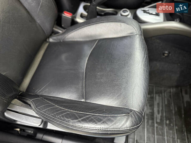 Белый Мицубиси Аутлендер ХЛ, объемом двигателя 3 л и пробегом 216 тыс. км за 10500 $, фото 89 на Automoto.ua