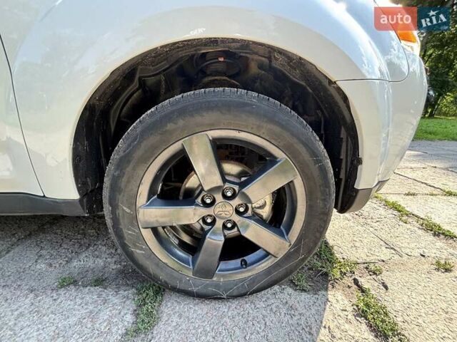 Білий Міцубісі Аутлендер ХЛ, об'ємом двигуна 3 л та пробігом 148 тис. км за 9900 $, фото 32 на Automoto.ua