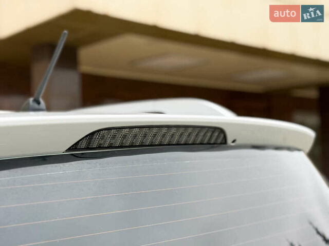 Белый Мицубиси Аутлендер ХЛ, объемом двигателя 3 л и пробегом 216 тыс. км за 10500 $, фото 48 на Automoto.ua