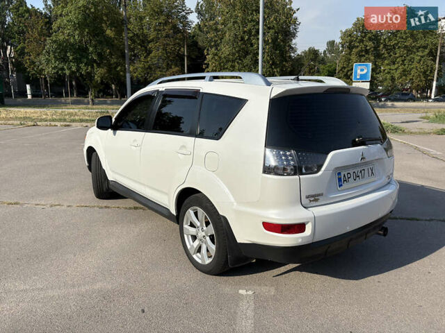 Белый Мицубиси Аутлендер ХЛ, объемом двигателя 2.36 л и пробегом 155 тыс. км за 10950 $, фото 10 на Automoto.ua