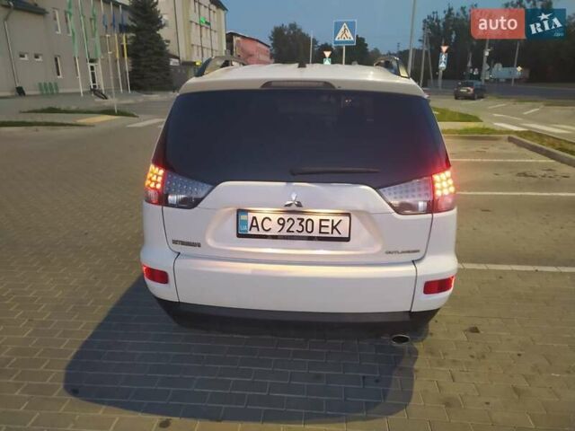 Білий Міцубісі Аутлендер ХЛ, об'ємом двигуна 2.4 л та пробігом 212 тис. км за 8700 $, фото 4 на Automoto.ua
