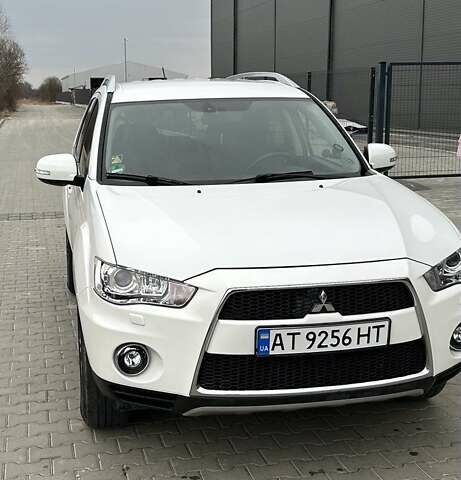 Білий Міцубісі Аутлендер ХЛ, об'ємом двигуна 2.2 л та пробігом 225 тис. км за 10999 $, фото 13 на Automoto.ua