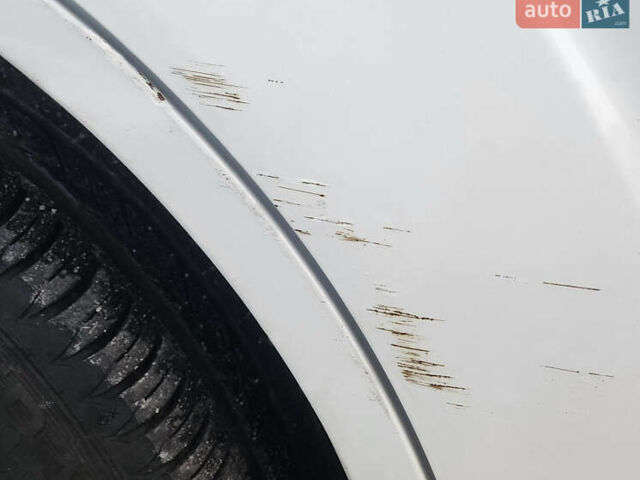 Білий Міцубісі Аутлендер ХЛ, об'ємом двигуна 2.36 л та пробігом 124 тис. км за 11300 $, фото 32 на Automoto.ua