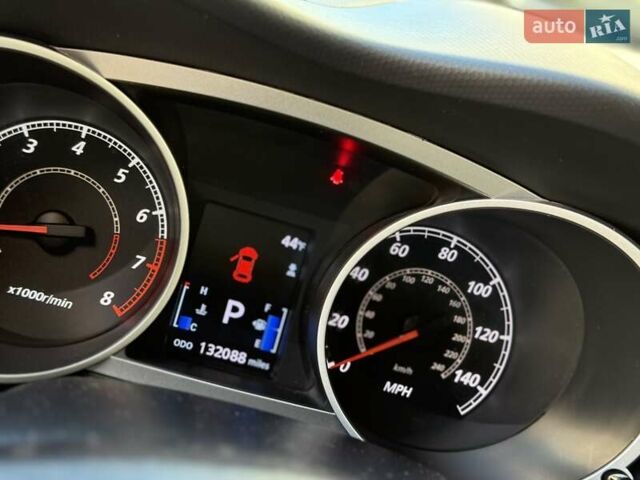 Белый Мицубиси Аутлендер ХЛ, объемом двигателя 2.36 л и пробегом 225 тыс. км за 10500 $, фото 11 на Automoto.ua