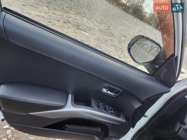 Білий Міцубісі Аутлендер ХЛ, об'ємом двигуна 2.36 л та пробігом 124 тис. км за 11300 $, фото 21 на Automoto.ua