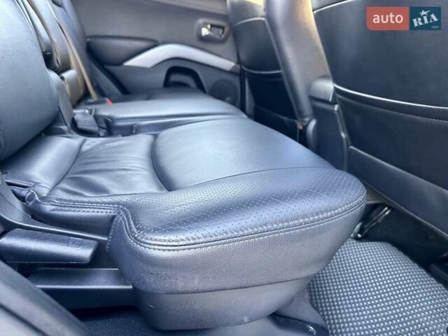 Мицубиси Аутлендер ХЛ 2011 в Виннице на Automoto.ua Белый Мицубиси Аутлендер ХЛ, объемом двигателя 2 л и пробегом 225 тыс. км за 10999 $, фото 29 на Automoto.ua