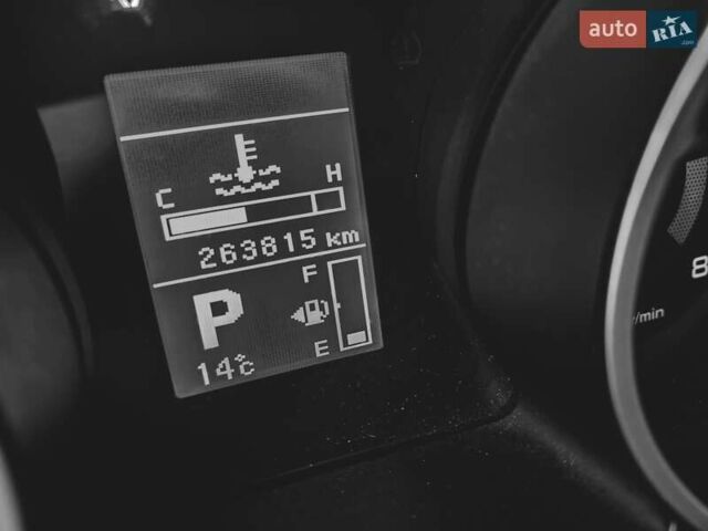Бежевий Міцубісі Аутлендер ХЛ, об'ємом двигуна 3 л та пробігом 264 тис. км за 7490 $, фото 35 на Automoto.ua