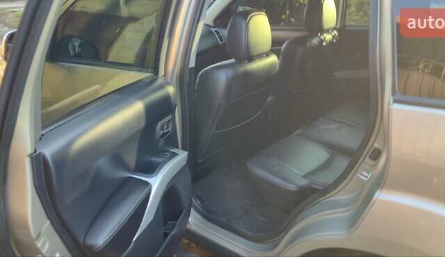 Бежевый Мицубиси Аутлендер ХЛ, объемом двигателя 3 л и пробегом 295 тыс. км за 9600 $, фото 8 на Automoto.ua