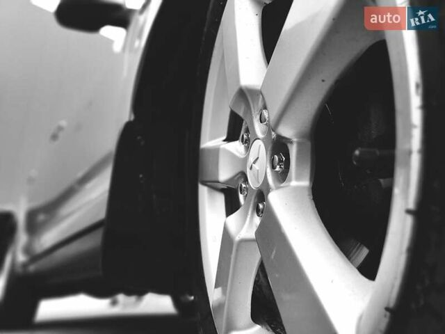 Бежевий Міцубісі Аутлендер ХЛ, об'ємом двигуна 3 л та пробігом 264 тис. км за 7490 $, фото 29 на Automoto.ua