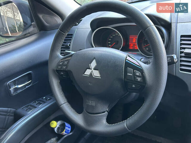 Бежевый Мицубиси Аутлендер ХЛ, объемом двигателя 2 л и пробегом 226 тыс. км за 8999 $, фото 31 на Automoto.ua
